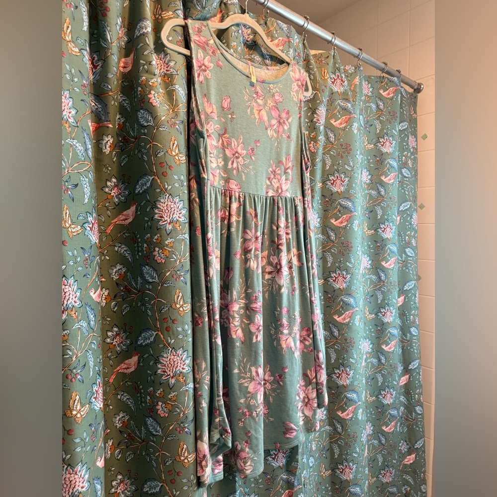 Pink and Green Sundress So soft never worn by emerald 1x